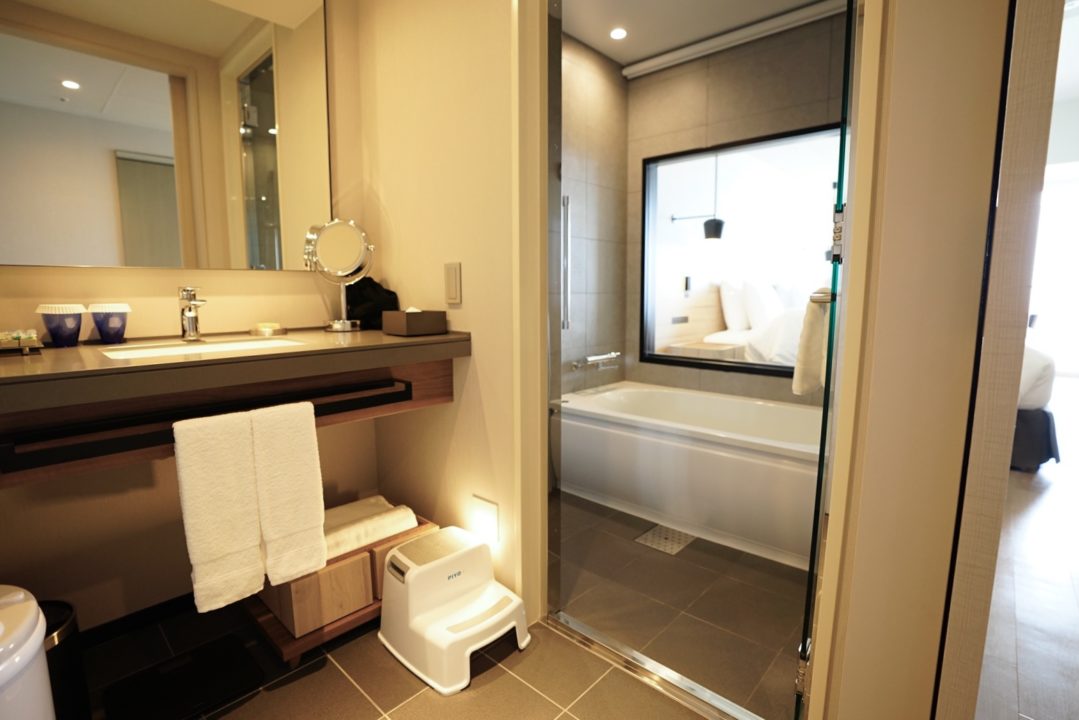 ヒルトン沖縄瀬底リゾートの客室バスルーム