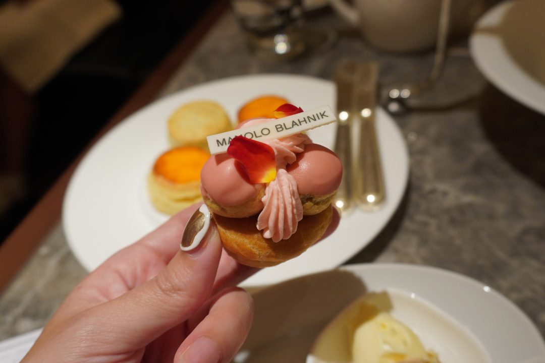 「マリー・アントワネット by マノロ ブラニク アフタヌーンティー」