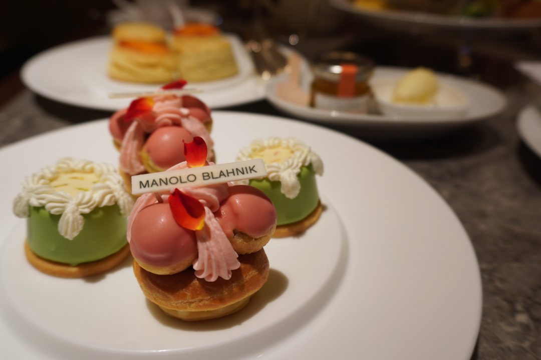 マリー・アントワネット by マノロ ブラニク アフタヌーンティー