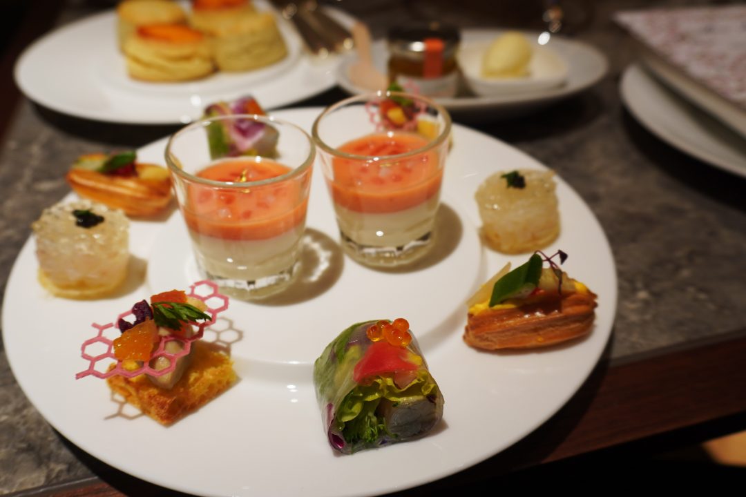 マリー・アントワネット by マノロ ブラニク アフタヌーンティー