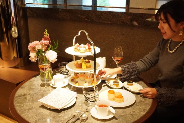 マリー・アントワネット by マノロ ブラニク アフタヌーンティー